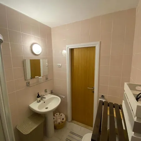 Lucy Piran-punta * Piran