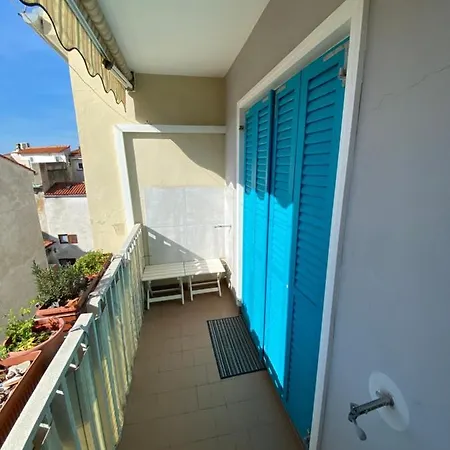 Lucy Piran-punta * Piran