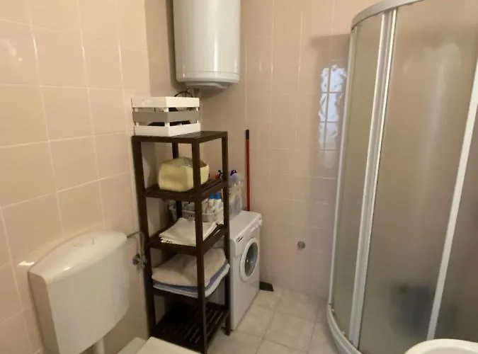 Lucy Piran-punta * Piran